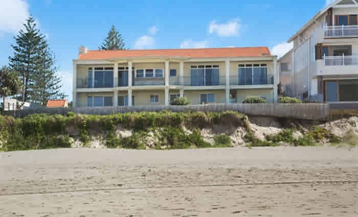 Entrepreneur Tony Smith lists Mermaid Beach trophy home with $9 million hopes