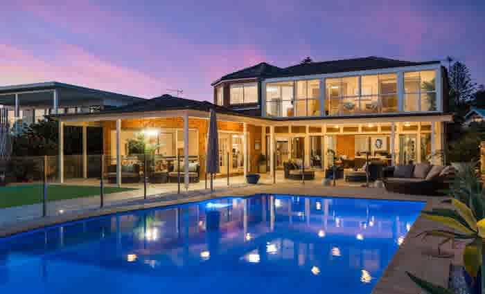 AMP Capital boss lists Mona Vale home