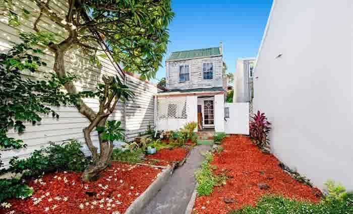 Sydney's $1.1 billion pre-Easter Super Saturday offering - backyard Paddo dunny thrown in