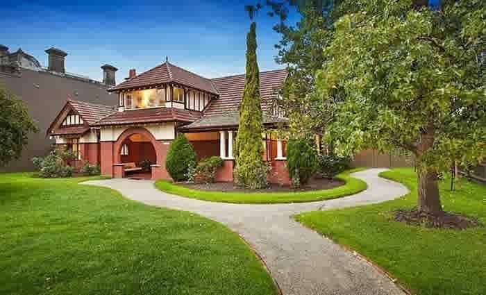 Australian Ballet School buys $4.7 million Parkville mansion 
