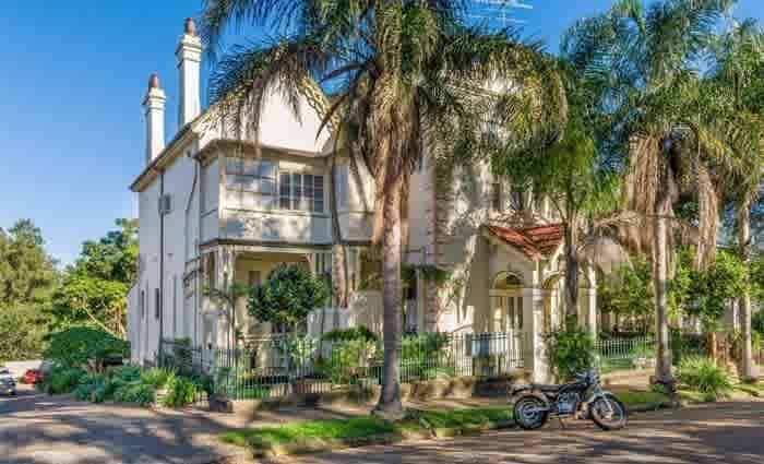Petersham boarding house fetches $3.3 million in Sydney weekend auctions