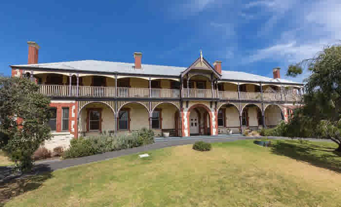 Whitehall, the 31 bedroom Sorrento guesthouse, listed