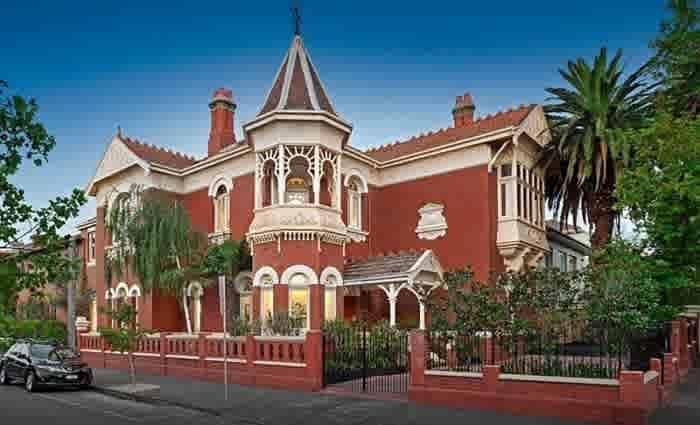 South Yarra's The Tilba private auction looms