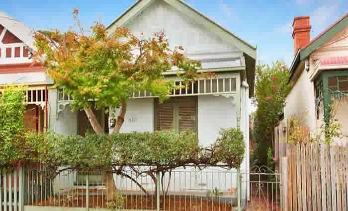 Former AFL player Duncan Kellaway sells South Yarra semi