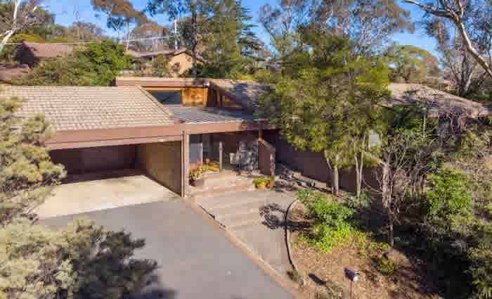 Spence four bedroom house in bushland setting sold at auction 