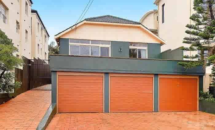 Robbie Griff sells in Tamarama