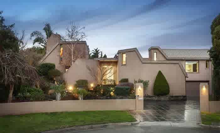 Templestowe trophy home sold after re-auction 