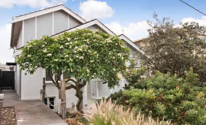 North Melbourne chairman sells in Bronte