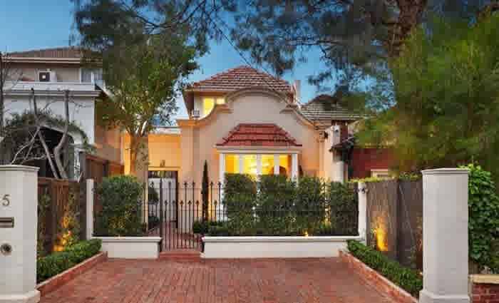 Tom Browne's Toorak home sale at $2.2 million