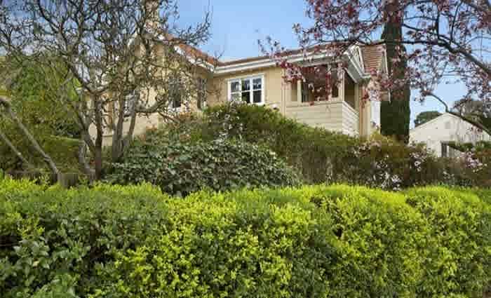 Albany Road, Toorak trophy mansion relisted