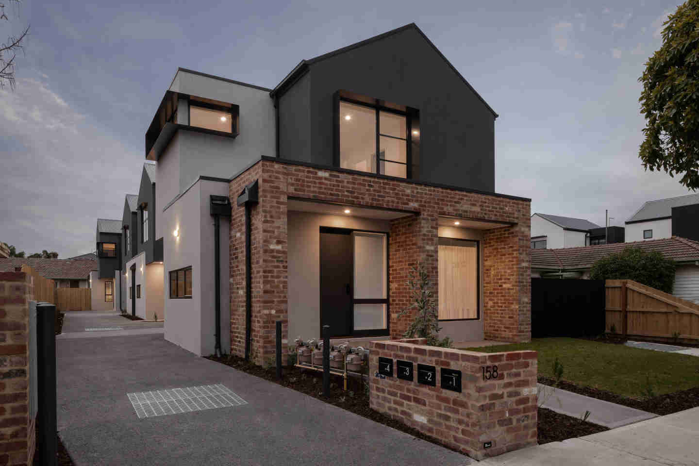 M3 Group sell out Reservoir townhouses 158 Purinuan Rd before settlement