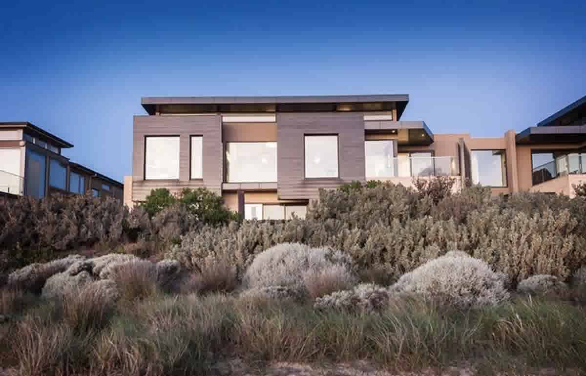 Lowe Living Aspendale apartment secures Melbourne's priciest weekend auction sale