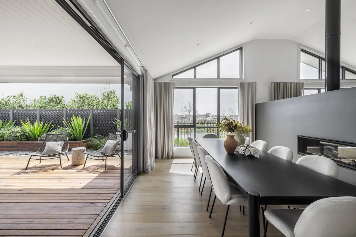 Simonds in South Australia: from the coast to the Hills