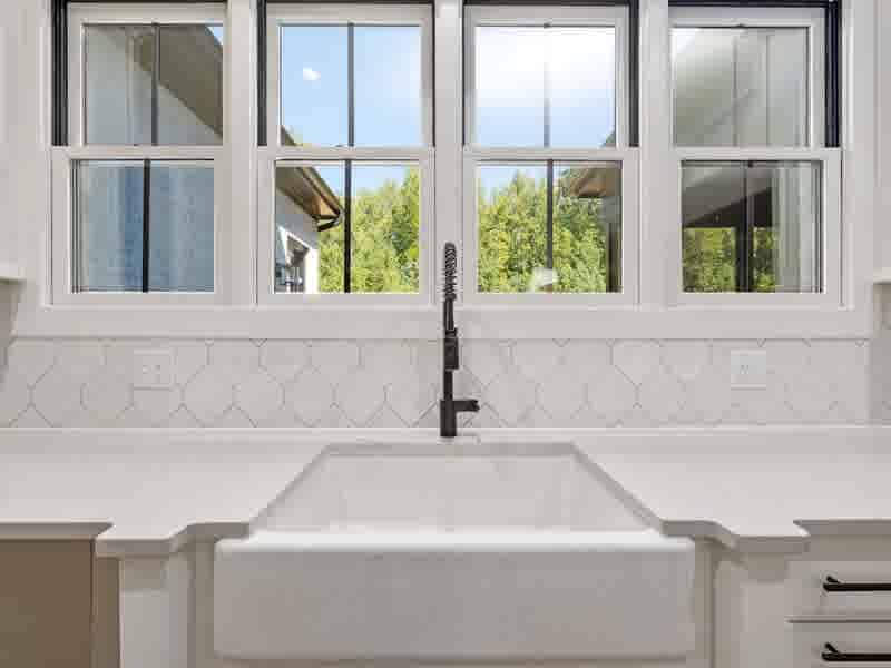 How to compare different builders' inclusions