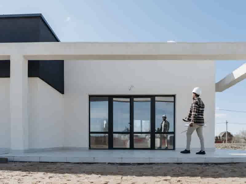 How to manage timelines and expectations when building a home