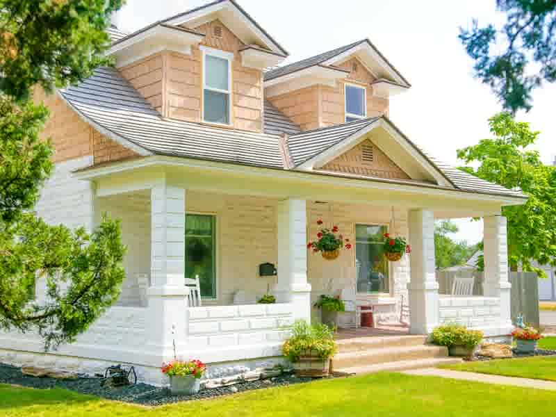 Indoor-outdoor living for smaller lots
