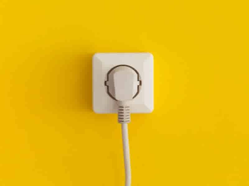 10 Easy Ways to Save on Household Bills