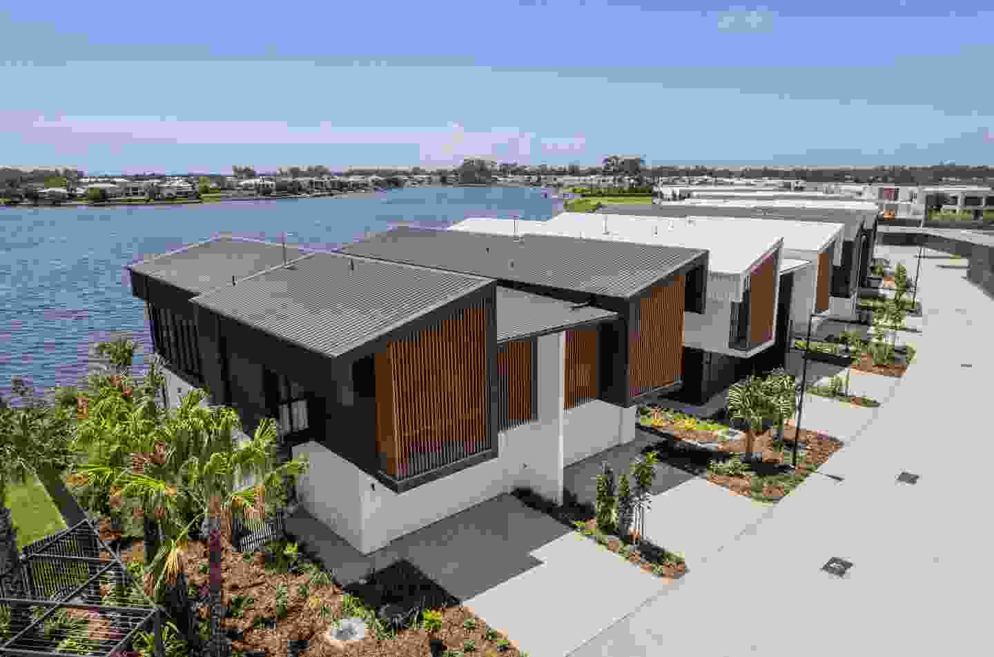 6 Lake Serenity Boulevard, Helensvale QLD 4212