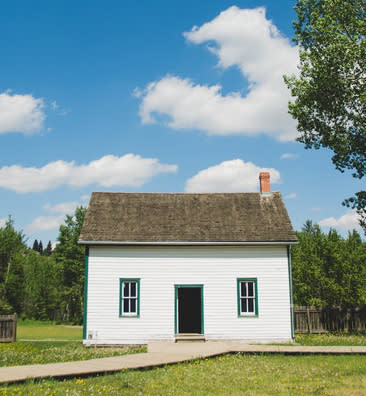 5 Narrow Block Design Tips for a New Home