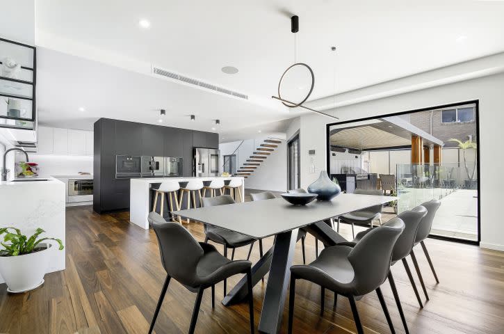 What To Look For When Hiring A Custom Builder