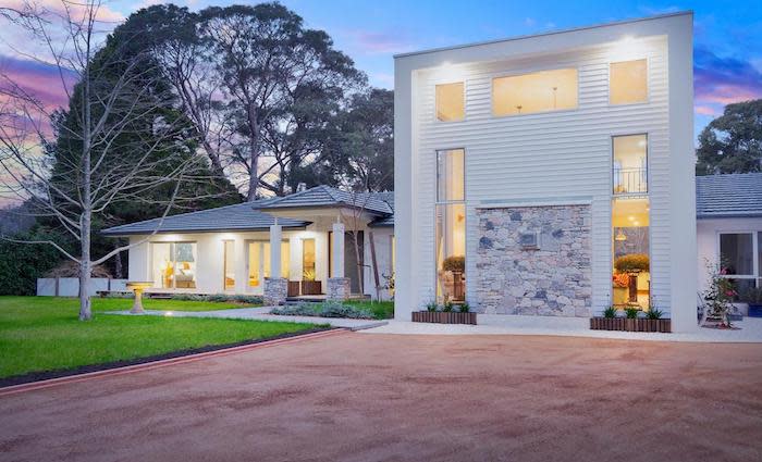 Architectually-designed Burradoo house listed for sale