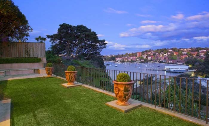 Stockbroker Charlie Aitken selling Darling Point trophy home