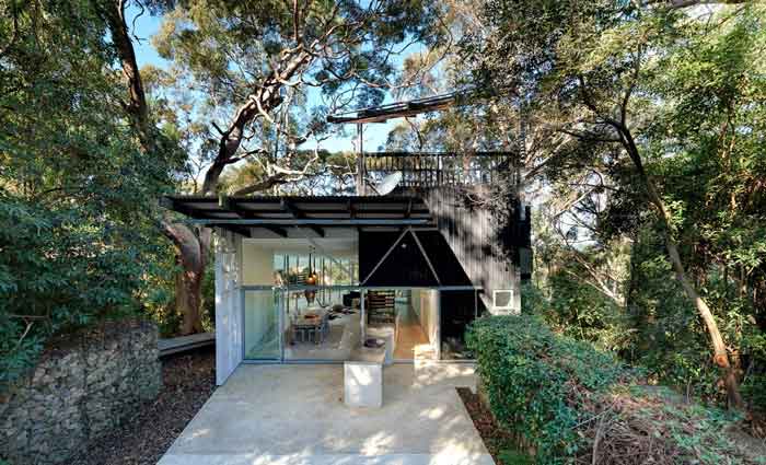 Priciest one bedroom beach house sold for record price