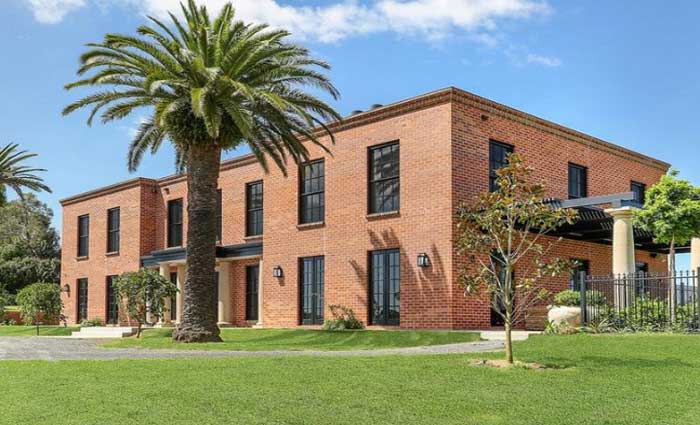 Berry farm sold by Macquarie Group banker David Roseman