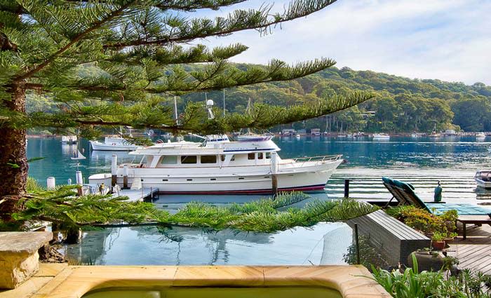 Chips Rafferty Pittwater home, Laffing Waters sells