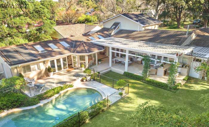 Bridal designer Lisa Gowing's Wahroonga auction pushed back