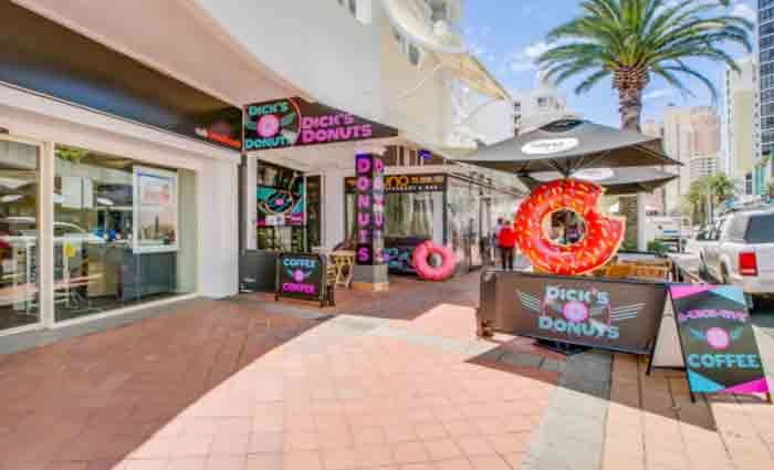 Gold Coast shopfront sells just north of $1 million