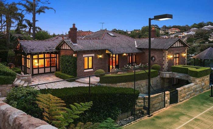 Restored 1910 Huntleys Point riverfront Clifton listed