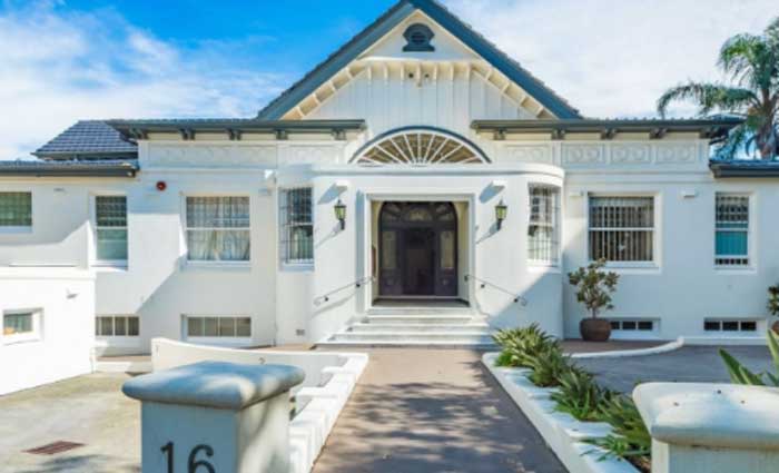 Jodhi Meares selling Point Piper apartment