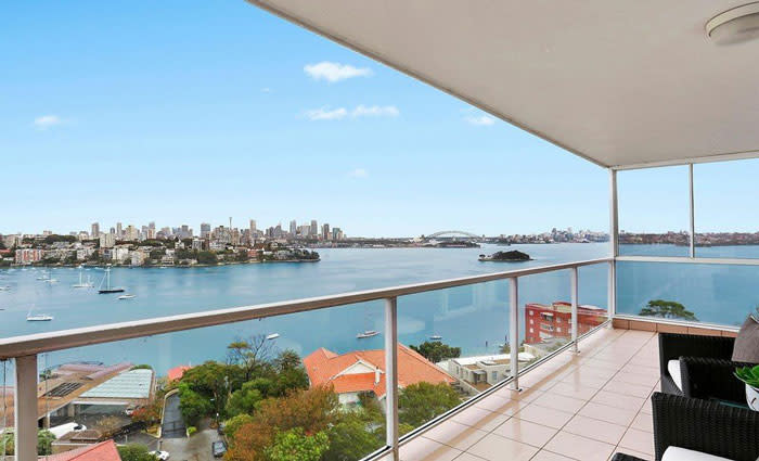 Publican buys dress circle Point Piper apartment from publican