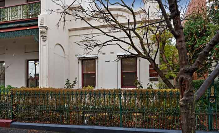 Medical rooms close to hospital in inner city Melbourne up for auction