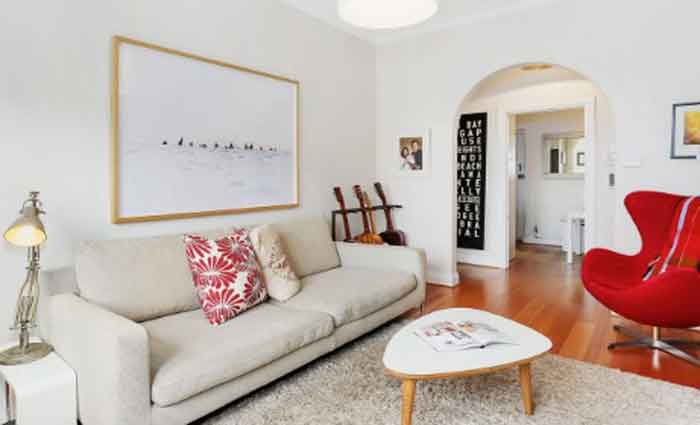 Australian Women's Weekly editor-in-chief Kim Doherty sells Tamarama unit pre-auction