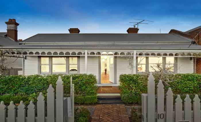Hawks champion Brad Sewell lists Armadale weatherboard charmer