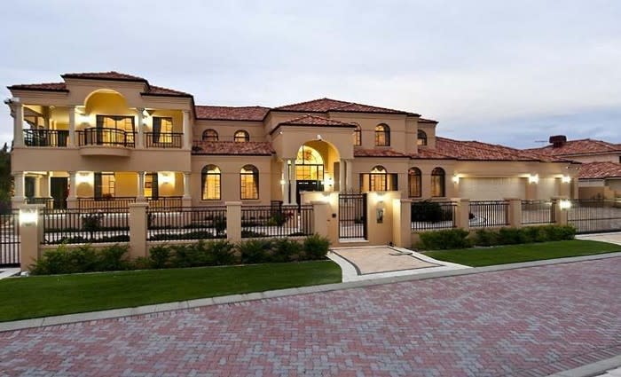 Landmark property in Sorrento sold