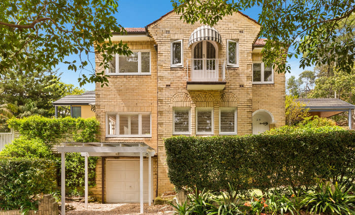 1970s home of soapie star Abigail listed in Mosman