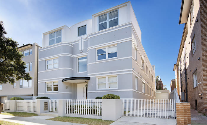 Former Carlton & United Breweries boss Ari Mervis buys Bondi block