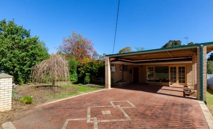 Kelmscott, WA mortgagee home asking price reduced $150,000 and under offer