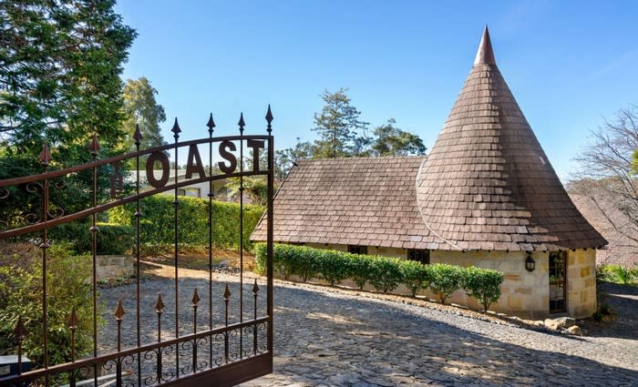 18th century Oast house, Faulconbridge trophy home listed