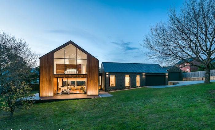 Award-winning Richmond, Tasmania family trophy home listed