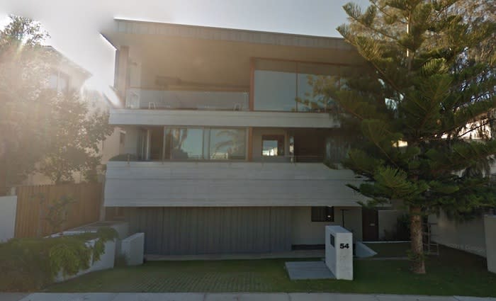 Billionaire Multiplex heir Tim Roberts buys Cottesloe home