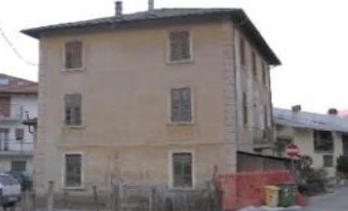 Historic castle giveaway in Italy