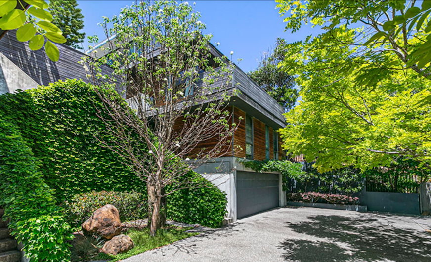 Record $4.35 million Boomerang Beach trophy home sale