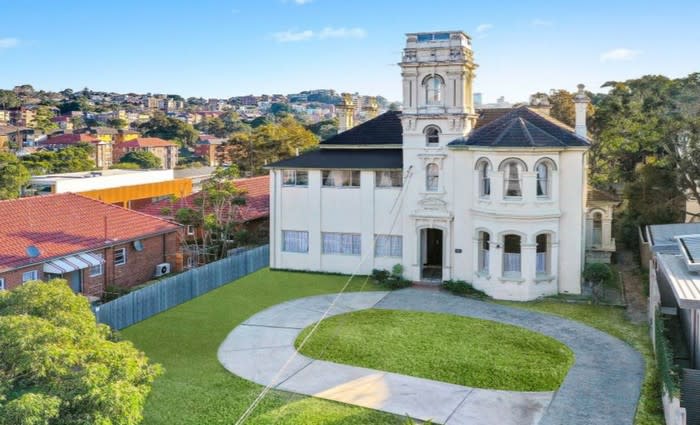Heritage Smithfield Grande, Coogee trophy home passed in at auction