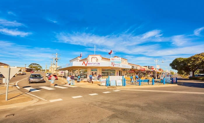 Historic Mornington Peninsula retail strip, The Broadway offered after 90 years