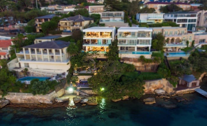 Top 20  Sydney trophy home listings shrink in 2019