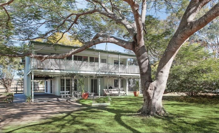 Troy Cassar-Daley and Laurel Edwards relist Vernor farm
